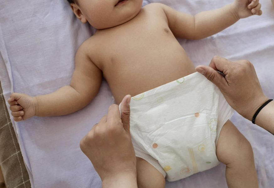 bayi sering terbangun malam, penyebab bayi sulit tidur, cara agar bayi tidur nyenyak, bayi susah tidur malam, Bunda, si Kecil
